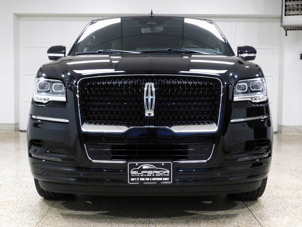 Used 2024 Lincoln Navigator L Reserve w/ Equipment Group 201A image 4