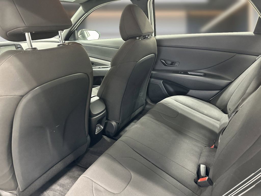 Certified 2025 Hyundai Elantra Sport image 12