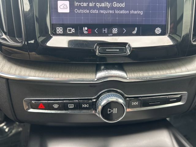 Certified 2025 Volvo XC60 B5 Plus image 25