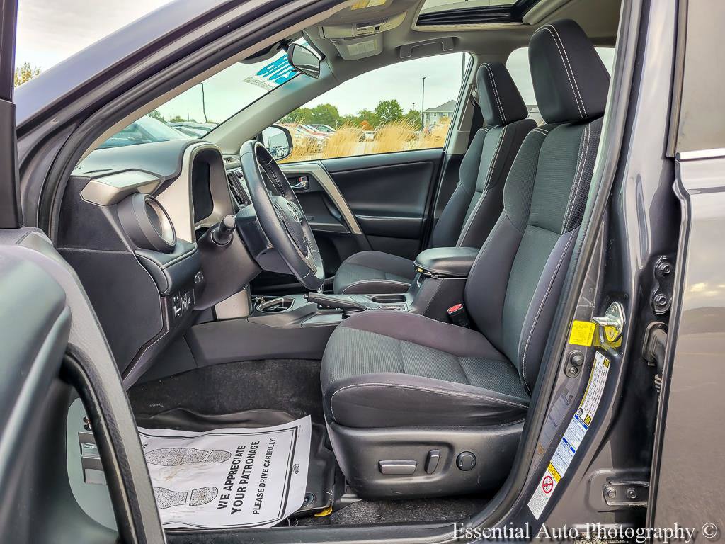 Used 2018 Toyota RAV4 XLE AWD/4WD image 8