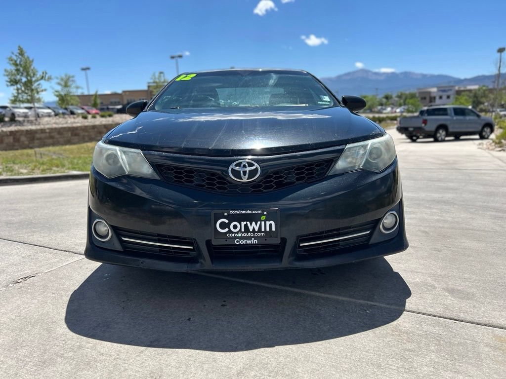 Used 2012 Toyota Camry SE w/ Leather Pkg FWD image 2