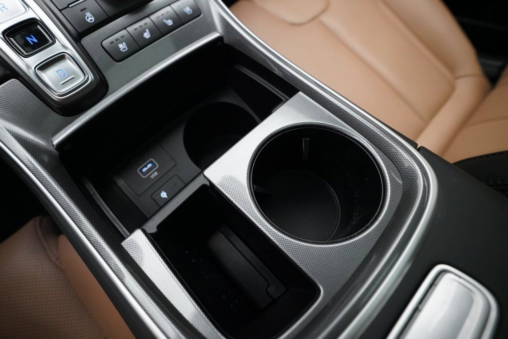 Used 2023 Hyundai Santa Fe Calligraphy image 17