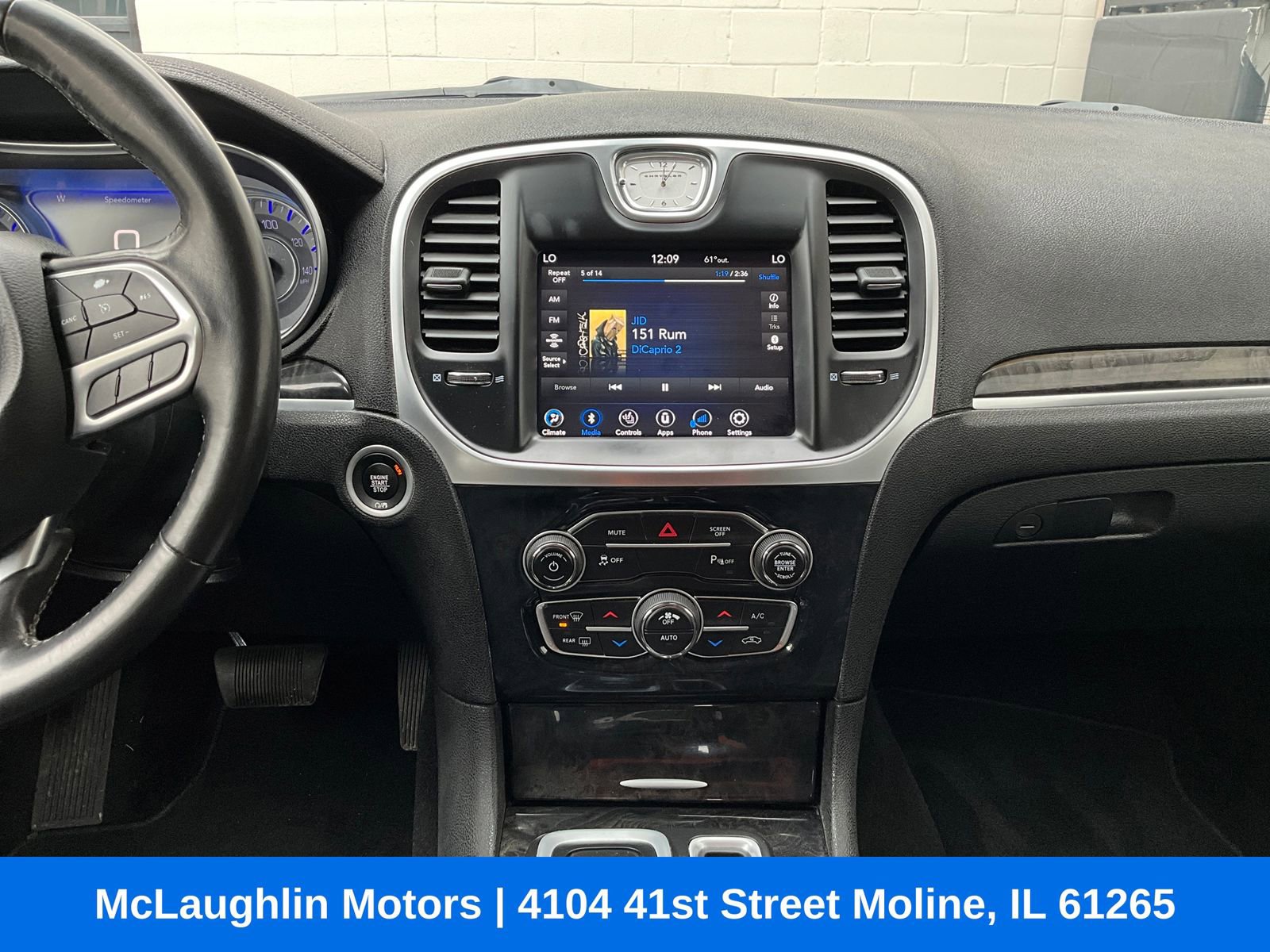 Used 2021 Chrysler 300 Touring L image 4