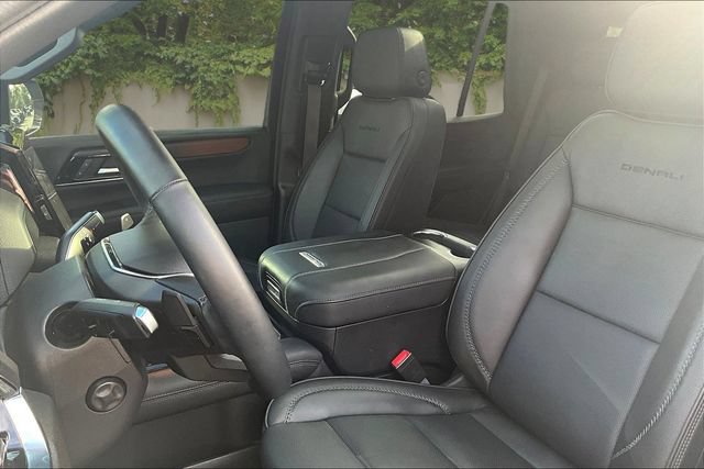 Used 2026 GMC Yukon Denali w/ Sun & Power Step Package AWD/4WD image 20