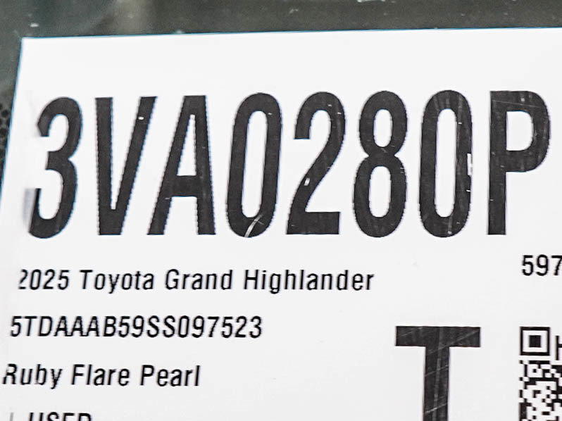 Used 2025 Toyota Grand Highlander AWD image 36