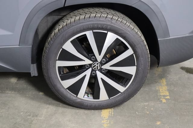 Used 2022 Volkswagen Taos SE w/ IQ.Drive SE Package FWD image 43