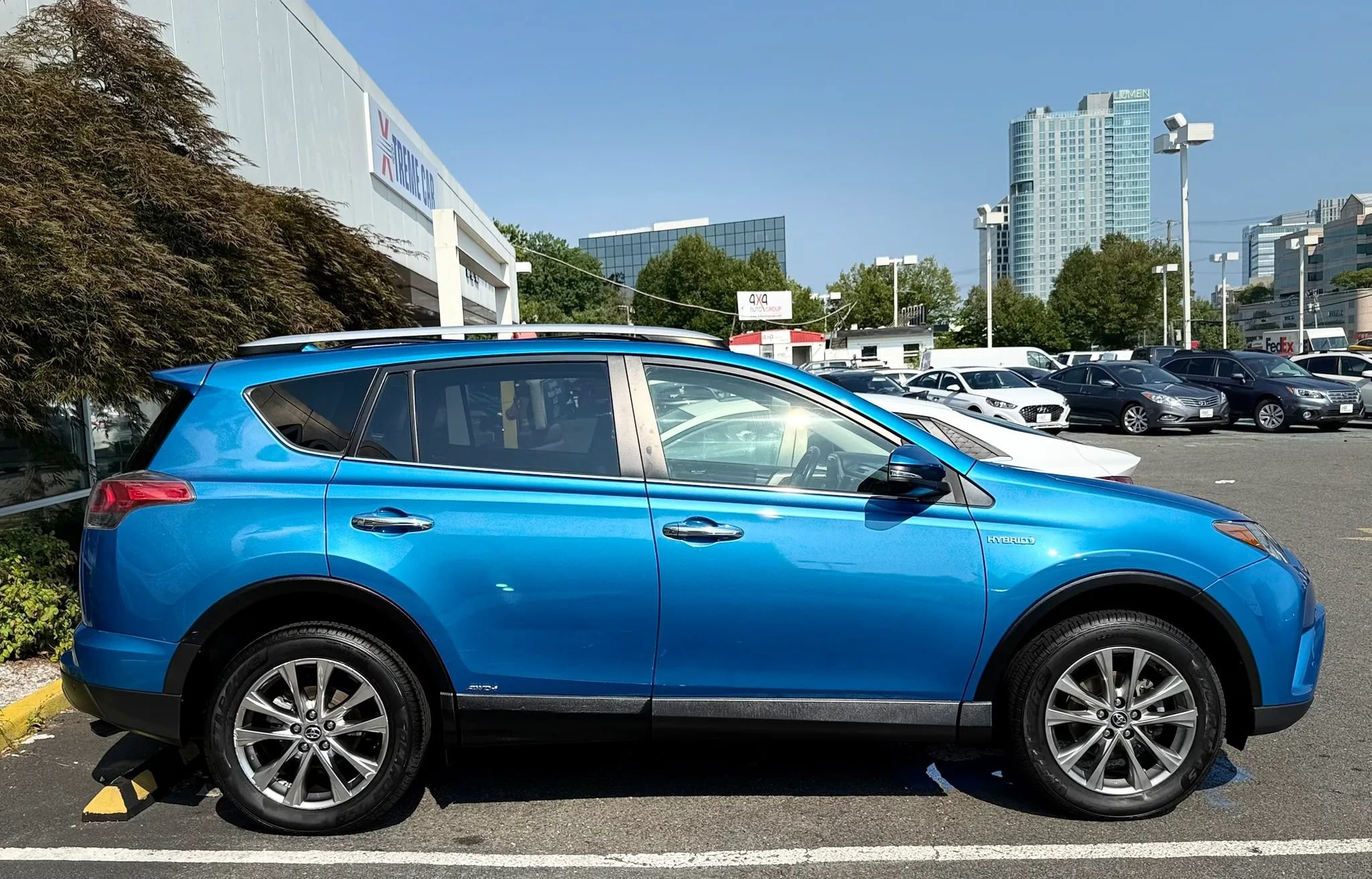 Used 2016 Toyota RAV4 Limited AWD/4WD image 8