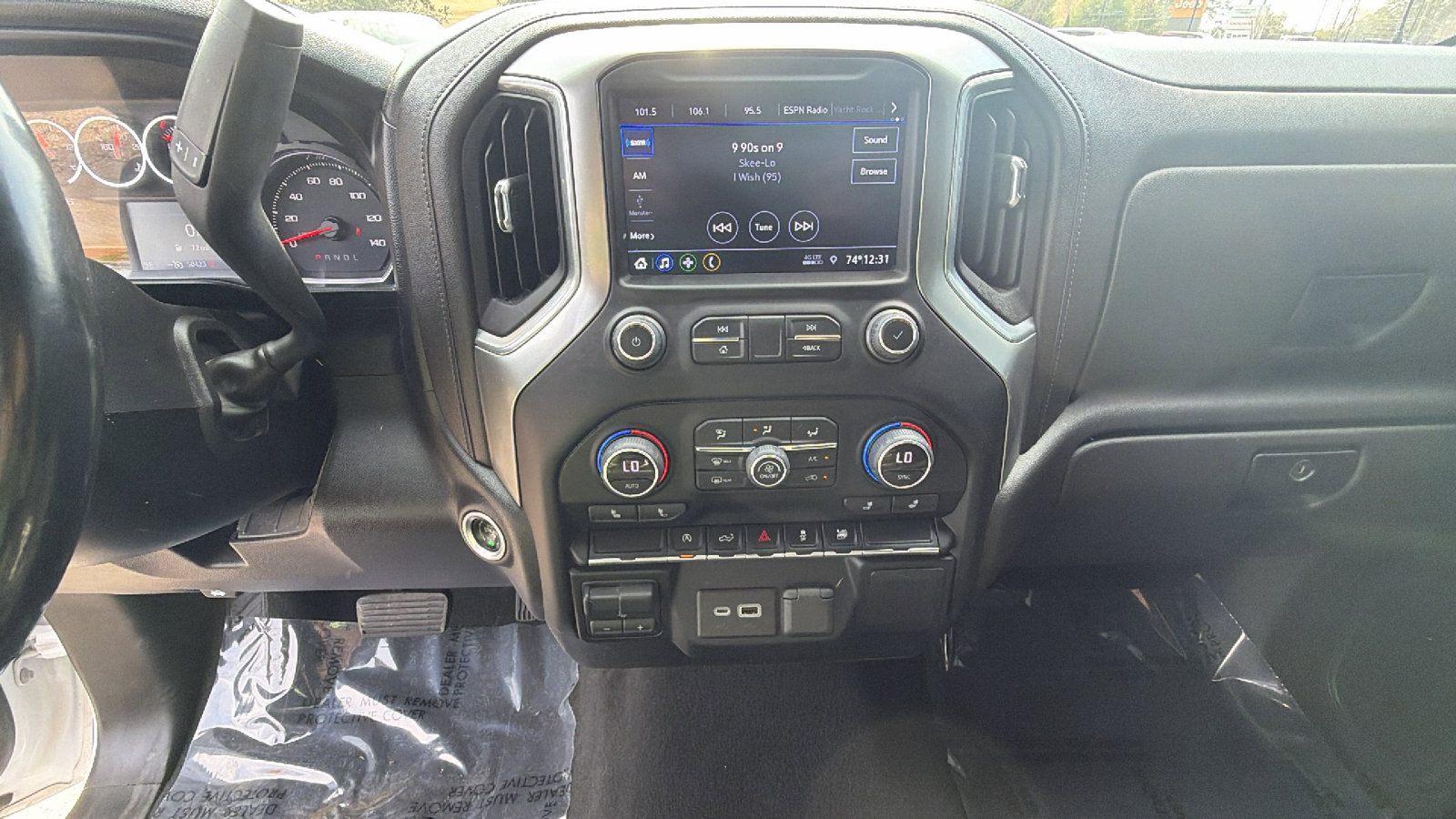 Used 2021 Chevrolet Silverado 1500 LT image 30