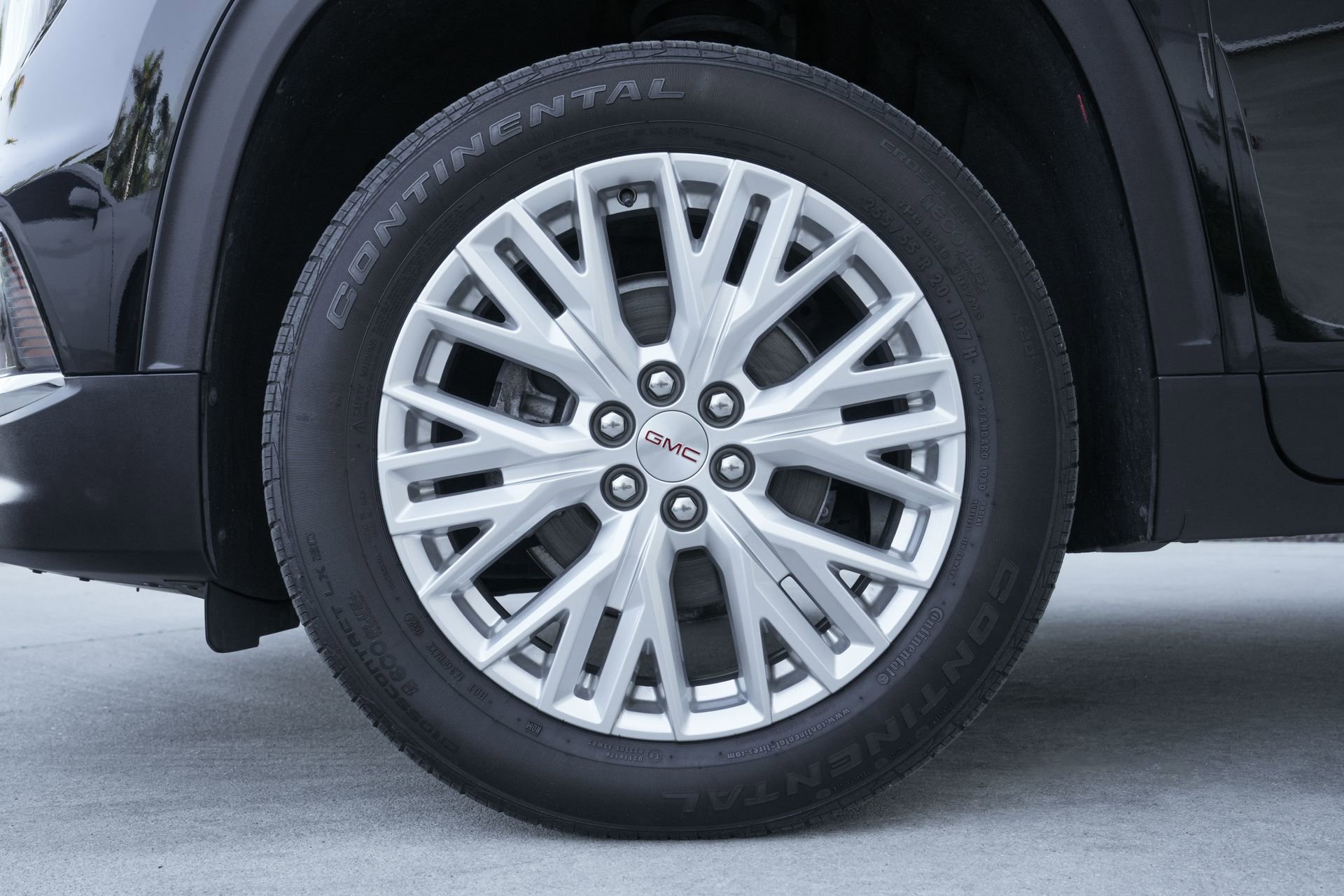 Used 2024 GMC Acadia Elevation image 31