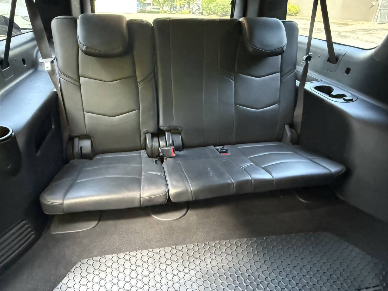 Used 2017 Cadillac Escalade ESV Platinum AWD/4WD image 17