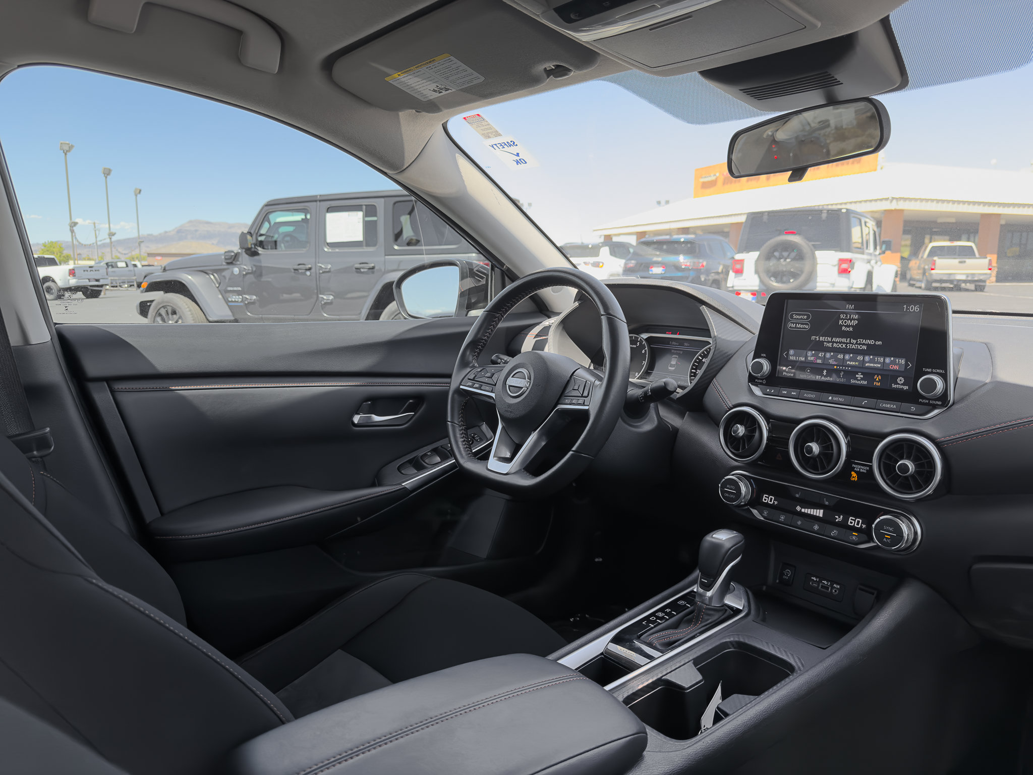 Used 2024 Nissan Sentra SR FWD image 9