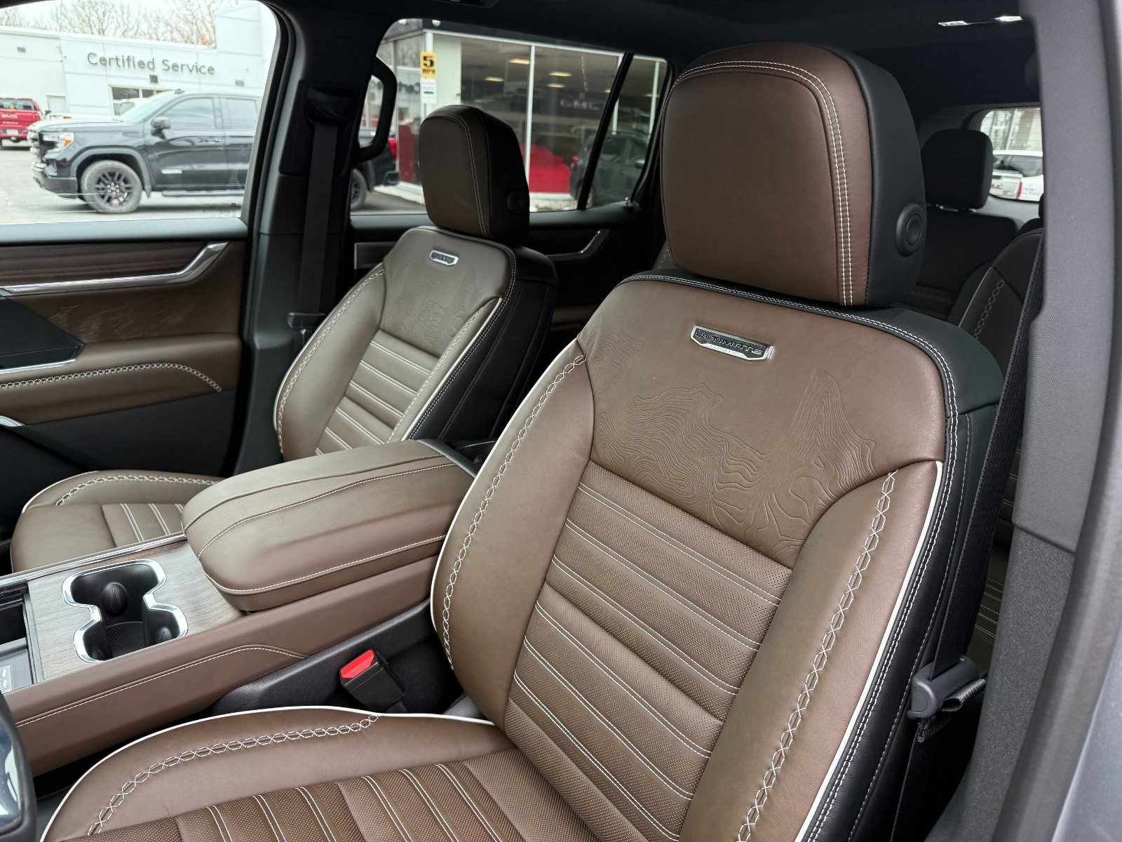 New 2026 GMC Acadia Denali Ultimate w/ LPO, Rugged Package image 14