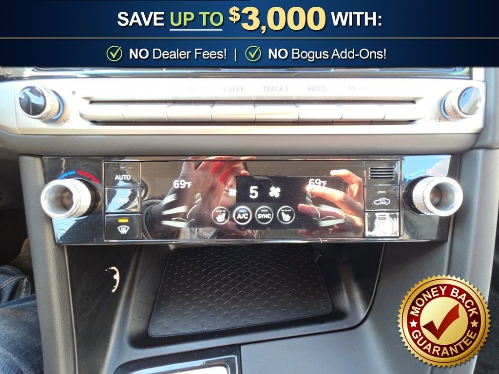 Used 2025 Genesis G70 2.5T image 27