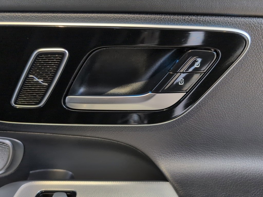 Used 2023 Mercedes-Benz GLC 300 4MATIC image 46