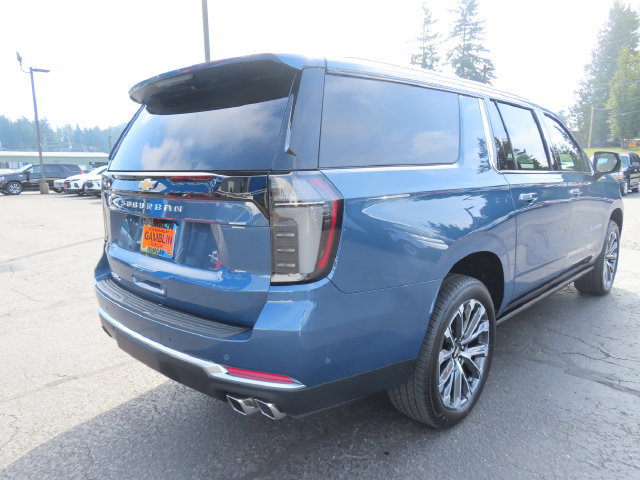 Used 2026 Chevrolet Suburban High Country AWD/4WD image 8