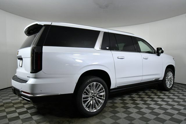 Used 2026 Cadillac Escalade ESV Luxury w/ LPO, Floor Liner Package AWD/4WD image 5