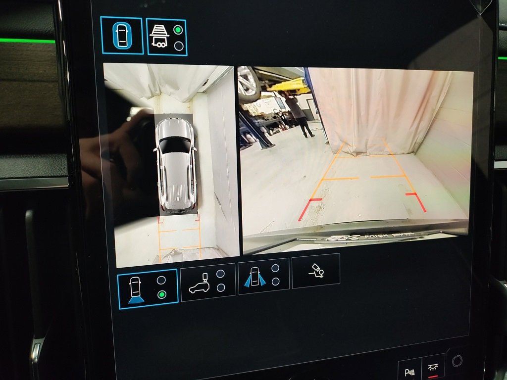 New 2026 GMC Acadia Denali Ultimate w/ LPO, Floor Liner Package image 33