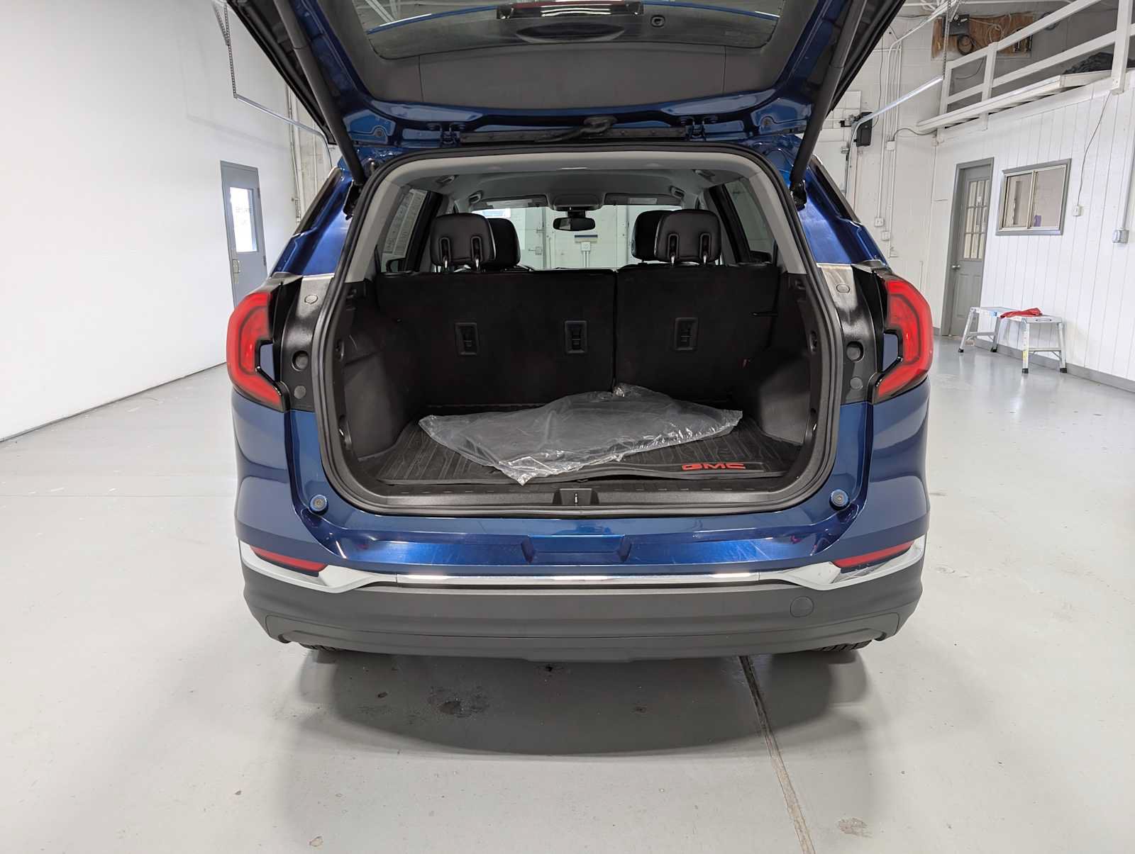 Used 2020 GMC Terrain SLT w/ Preferred Package AWD/4WD image 39