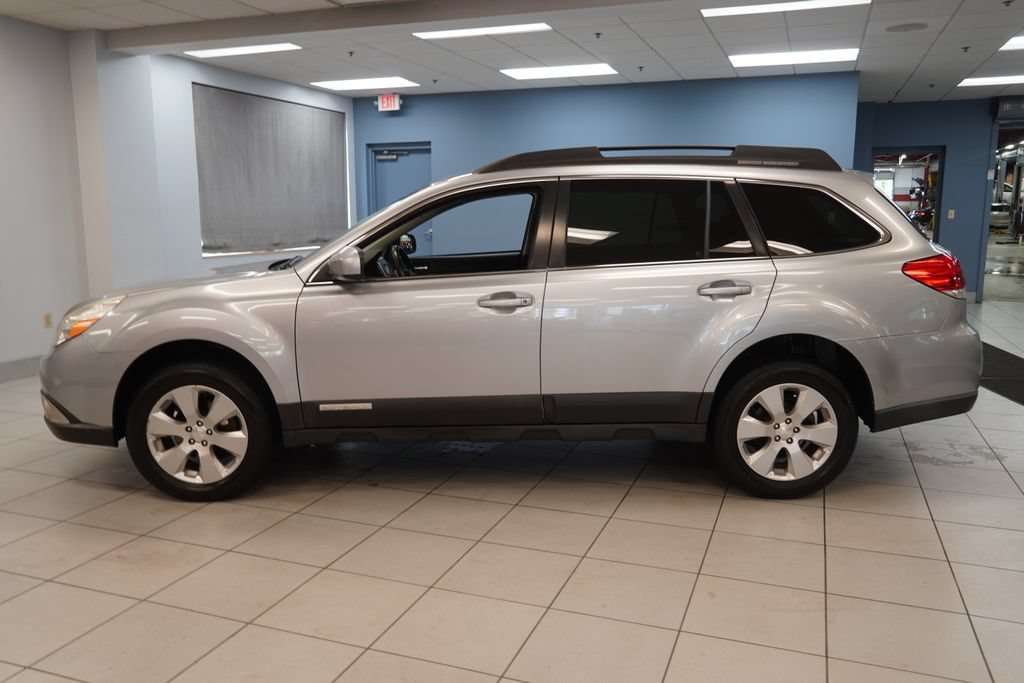 Used 2012 Subaru Outback 2.5i Premium w/ All-Weather Pkg AWD/4WD image 2