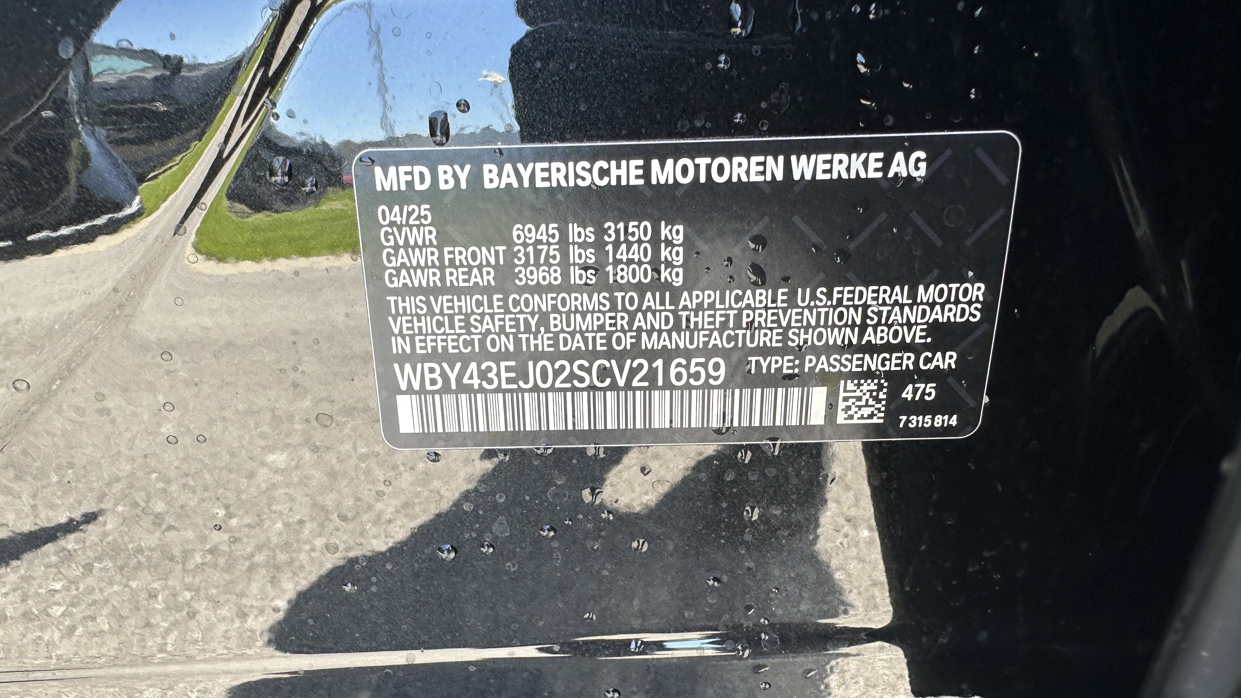 Used 2025 BMW i7 xDrive60 w/ M Sport Package RWD image 33