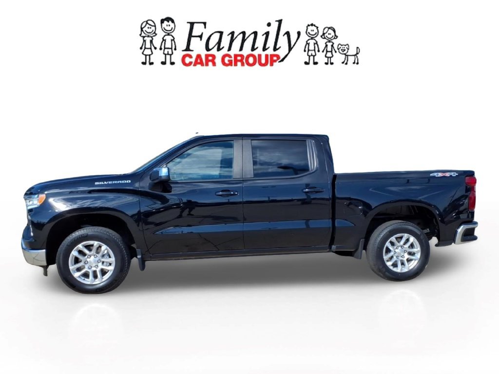 Used 2024 Chevrolet Silverado 1500 LT AWD/4WD image 2
