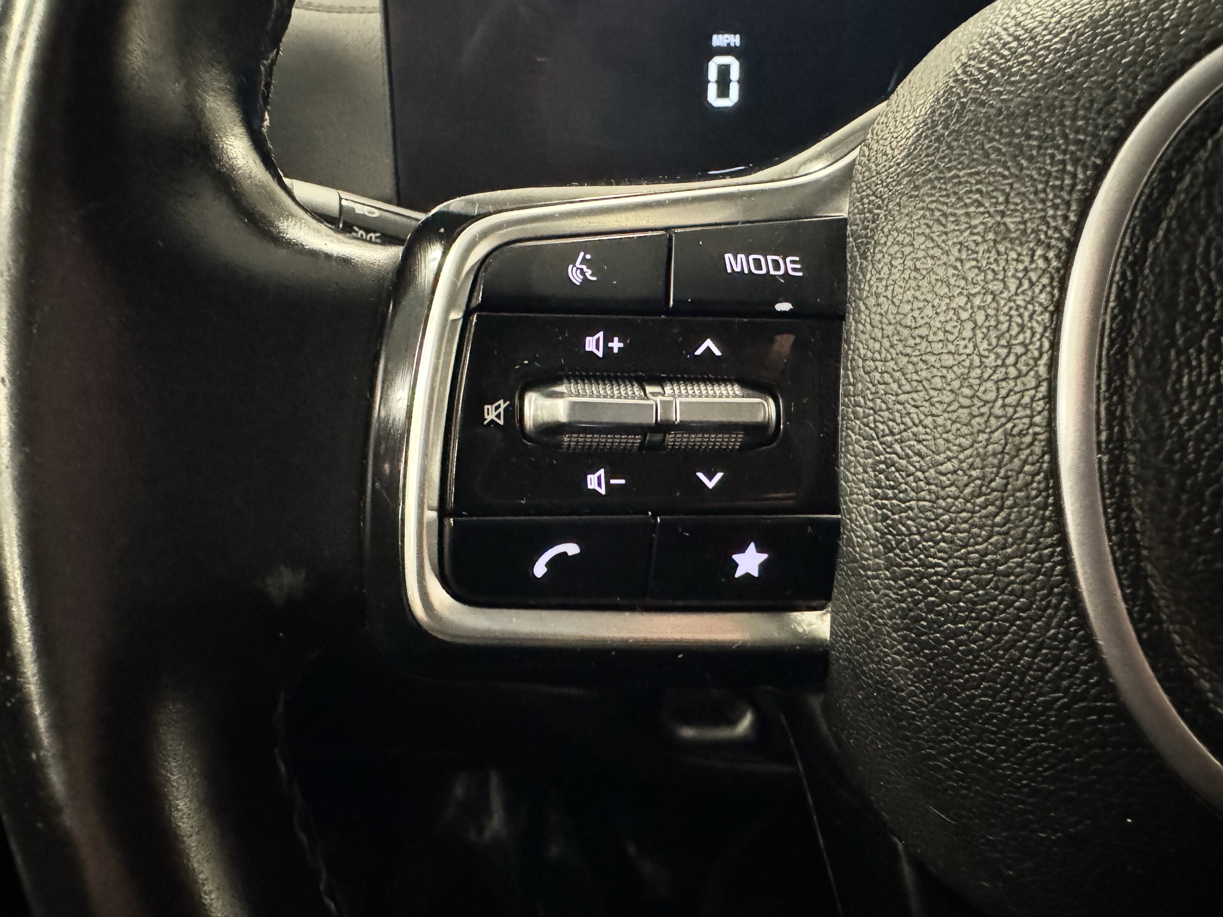 Used 2024 Kia Sorento S image 14