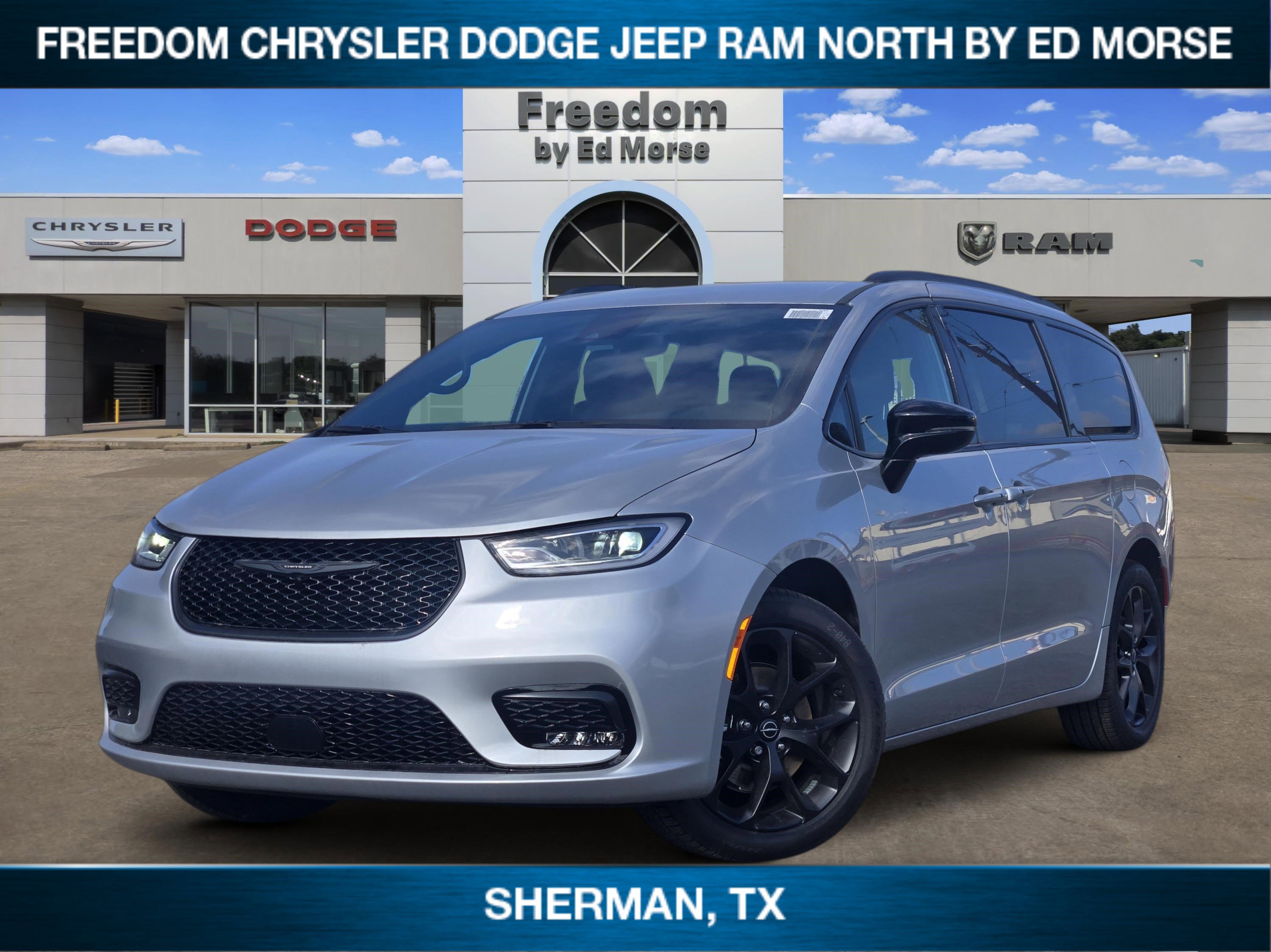 New 2026 Chrysler Pacifica Select w/ S Appearance Package image 1