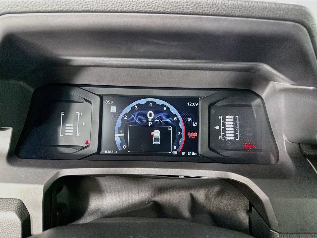 Used 2025 Toyota Tacoma SR5 AWD/4WD image 18