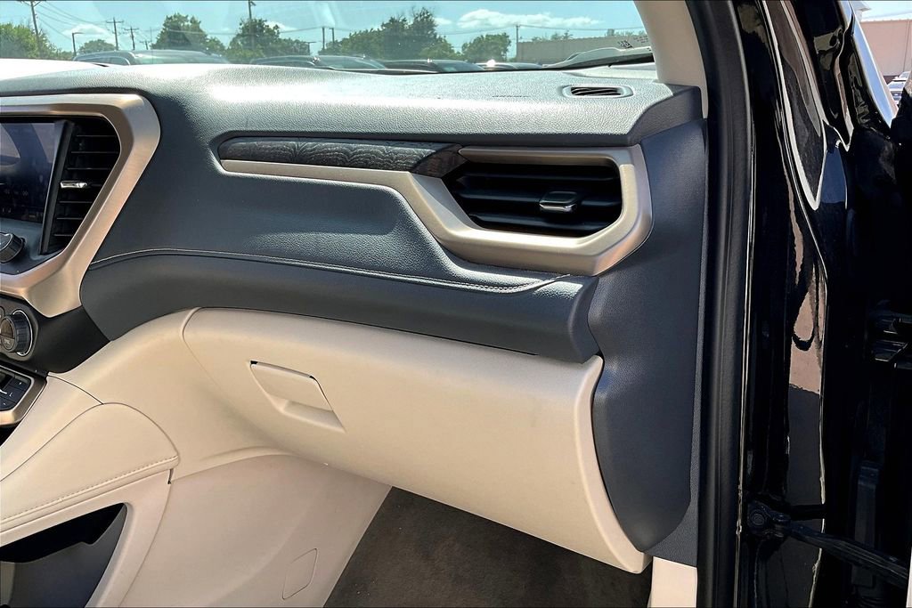 Used 2023 GMC Acadia Denali image 19
