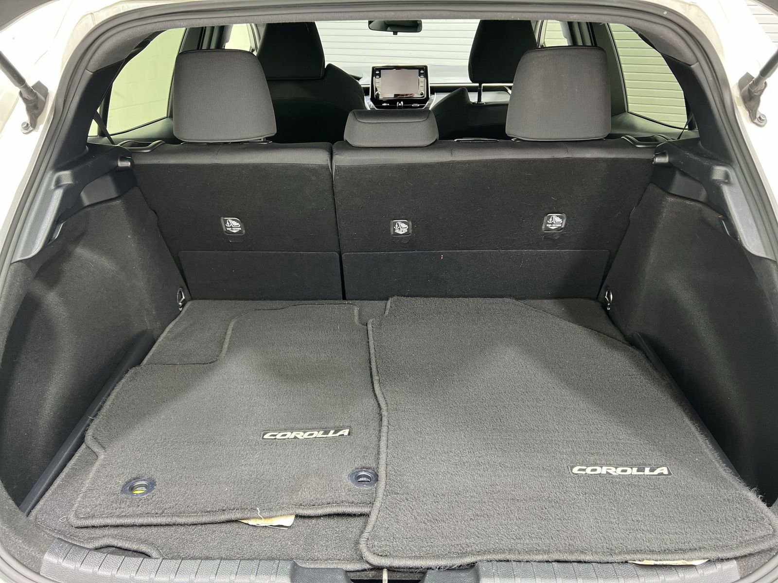 Used 2019 Toyota Corolla SE w/ Carpet Mat Package image 22