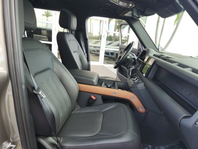 Used 2023 Land Rover Defender 110 X image 24
