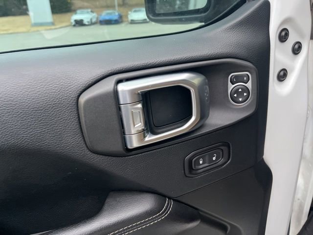 Used 2018 Jeep Wrangler Unlimited Sahara image 12