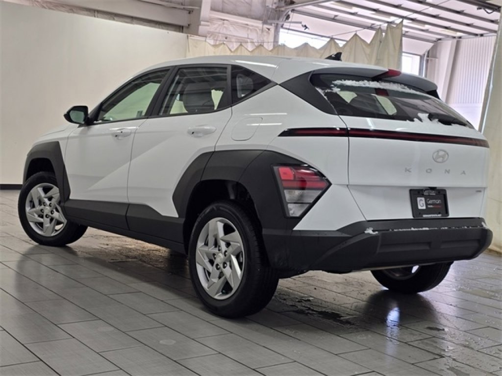 Used 2024 Hyundai Kona SE image 12