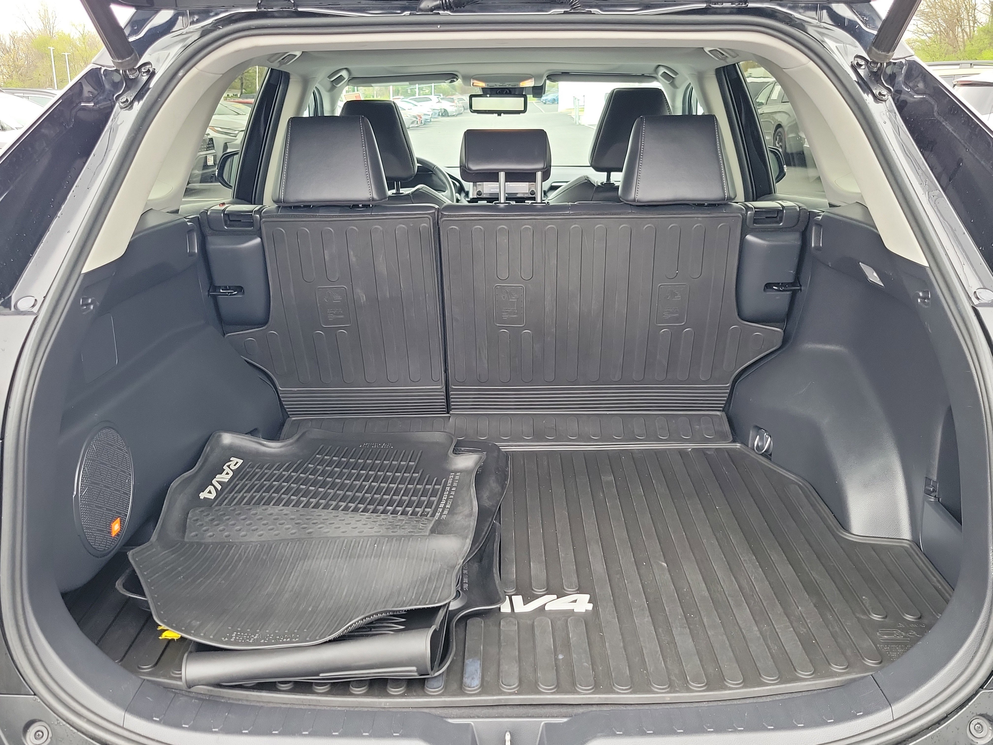 Certified 2019 Toyota RAV4 XLE Premium AWD/4WD image 10