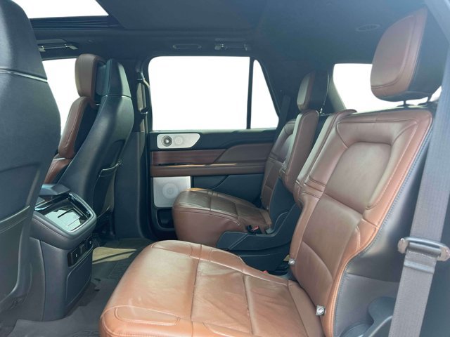 Used 2023 Lincoln Navigator Reserve AWD/4WD image 14