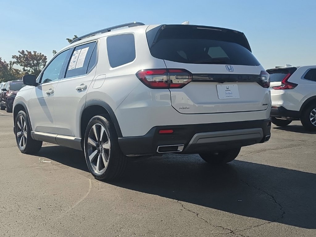 Certified 2025 Honda Pilot Touring image 5