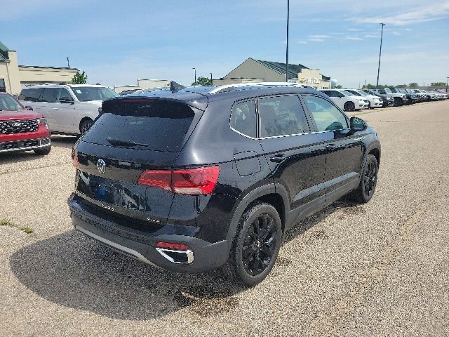 Used 2023 Volkswagen Taos SE AWD/4WD image 19
