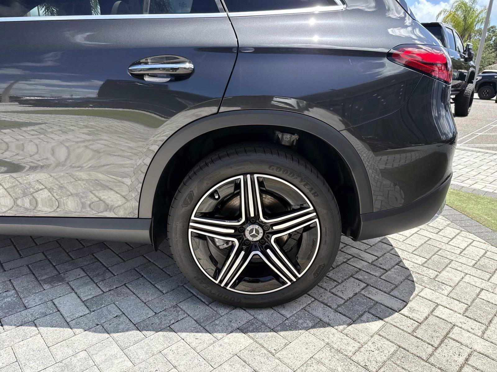 New 2027 Mercedes-Benz GLC 300 image 10