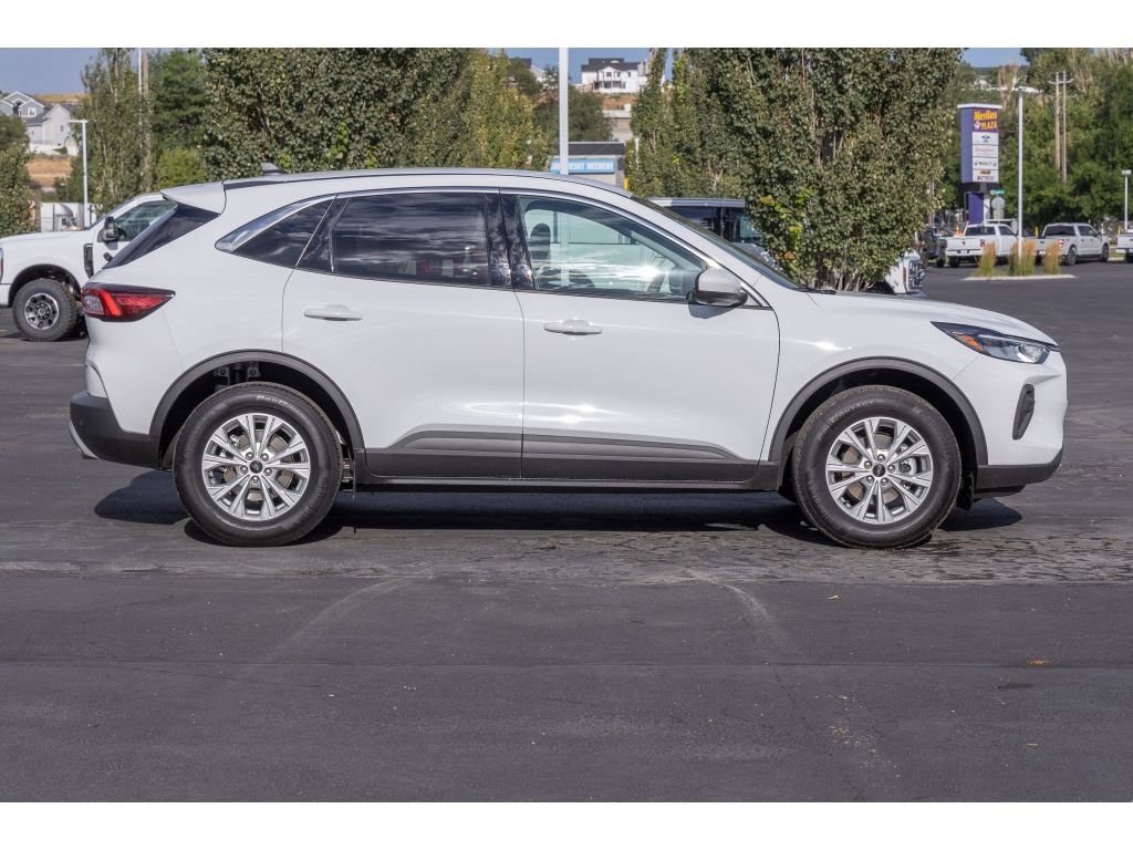 Used 2024 Ford Escape Active w/ Tech Pack #2 image 2