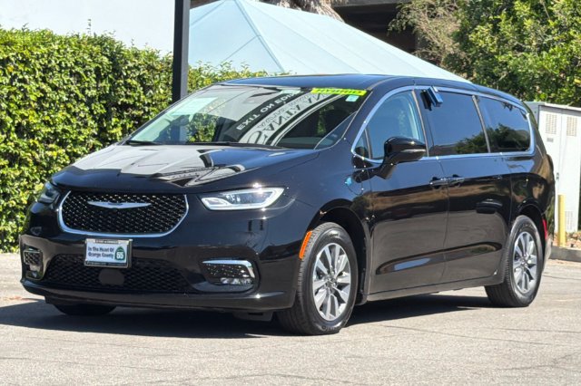Used 2024 Chrysler Pacifica Limited FWD image 8