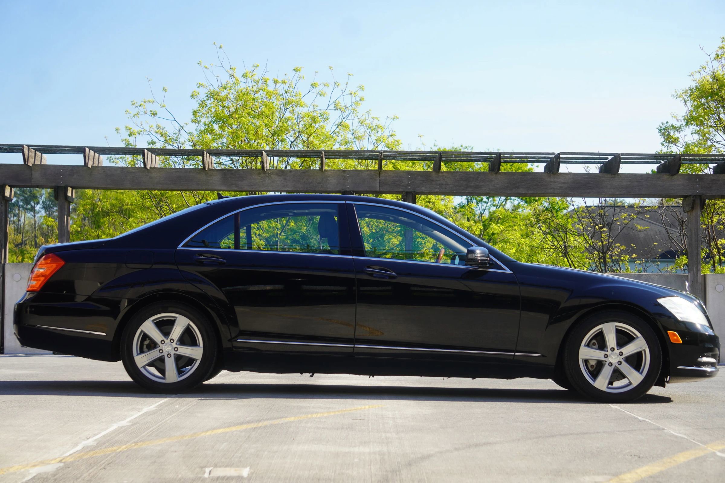 Used 2010 Mercedes-Benz S 550 4MATIC image 7