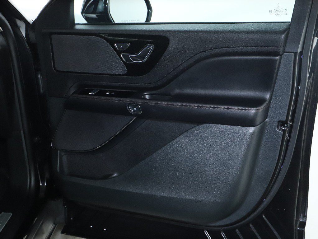 Used 2023 Lincoln Aviator AWD w/ Premium Package image 36
