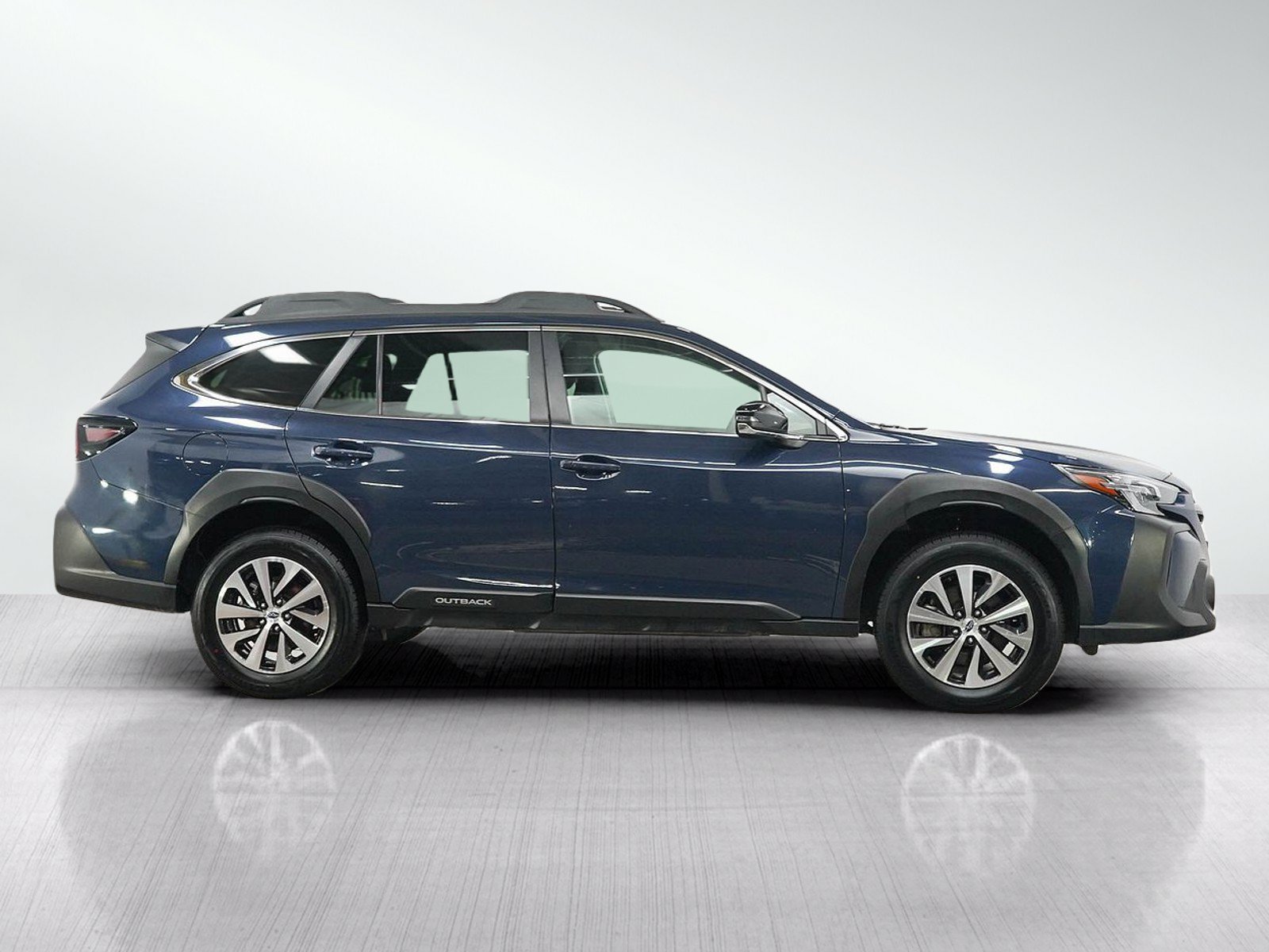 Used 2025 Subaru Outback Premium AWD/4WD image 6