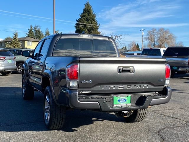 Used 2018 Toyota Tacoma Limited image 3