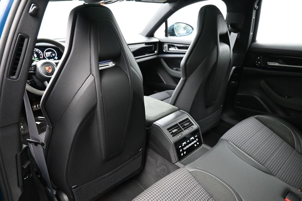 Certified 2026 Porsche Panamera 4 AWD/4WD image 8