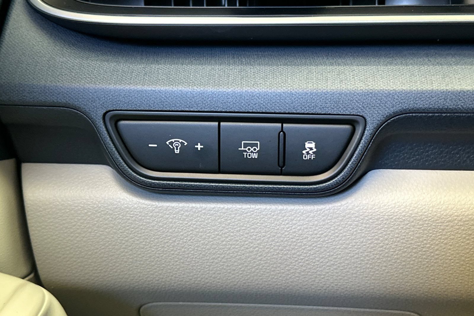 Certified 2025 Kia Carnival SX FWD image 31
