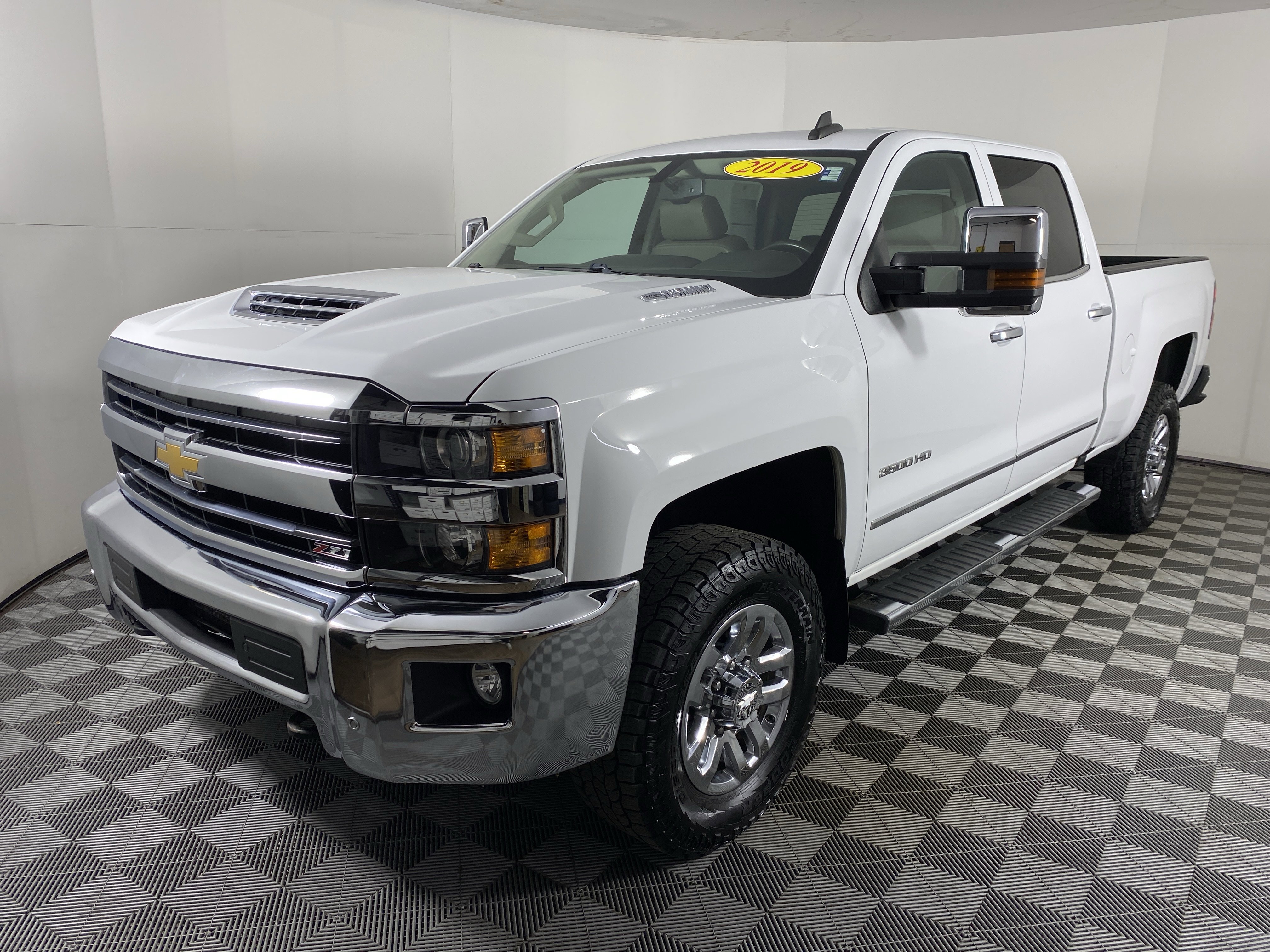 Used 2019 Chevrolet Silverado 3500 LTZ image 11