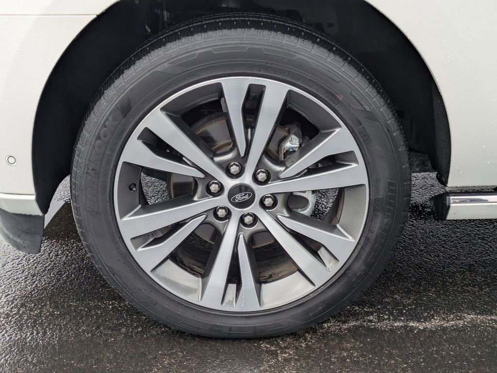 Certified 2021 Ford Expedition Max Platinum image 16