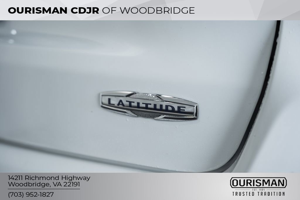 Certified 2025 Jeep Compass Latitude w/ Sun & Sound Group image 9