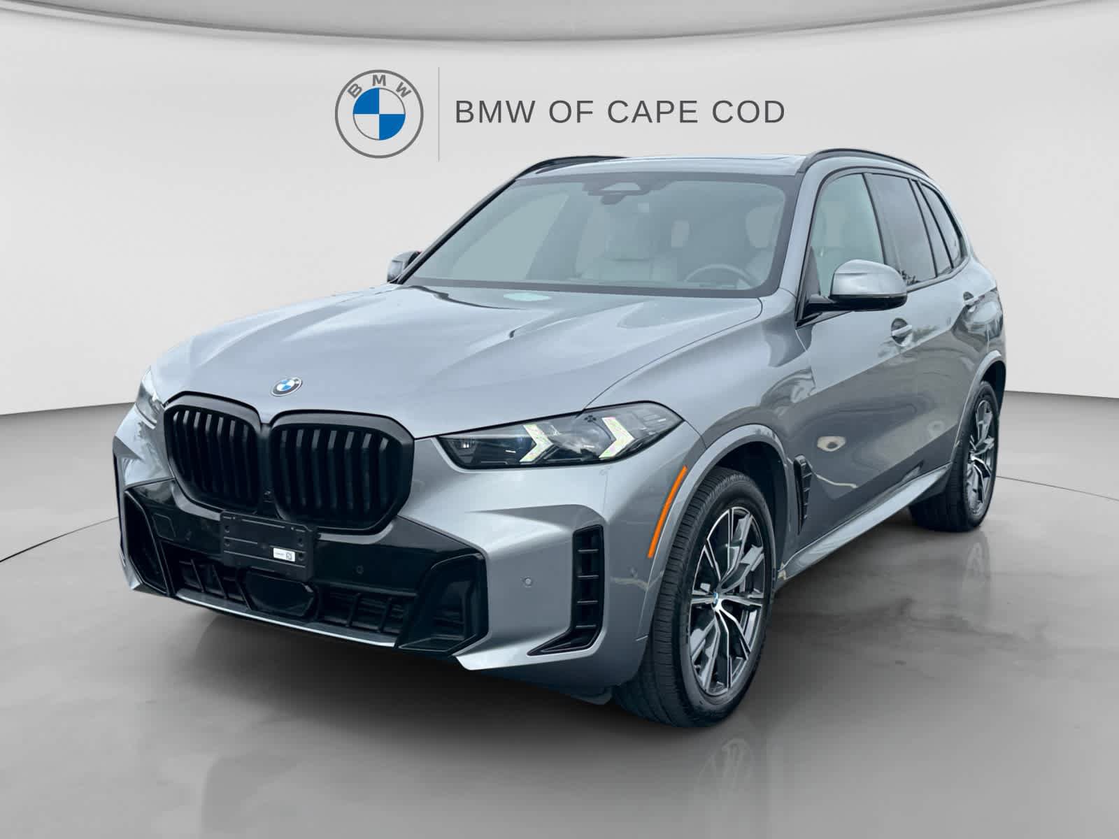 Used 2025 BMW X5 xDrive40i w/ M Sport Package AWD/4WD image 3
